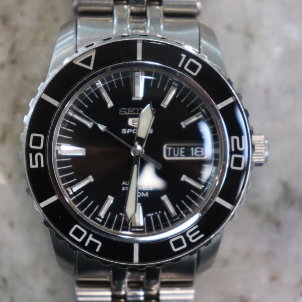 [WTS] Seiko SNZH55 on Jubilee $200 net | WatchCharts Marketplace