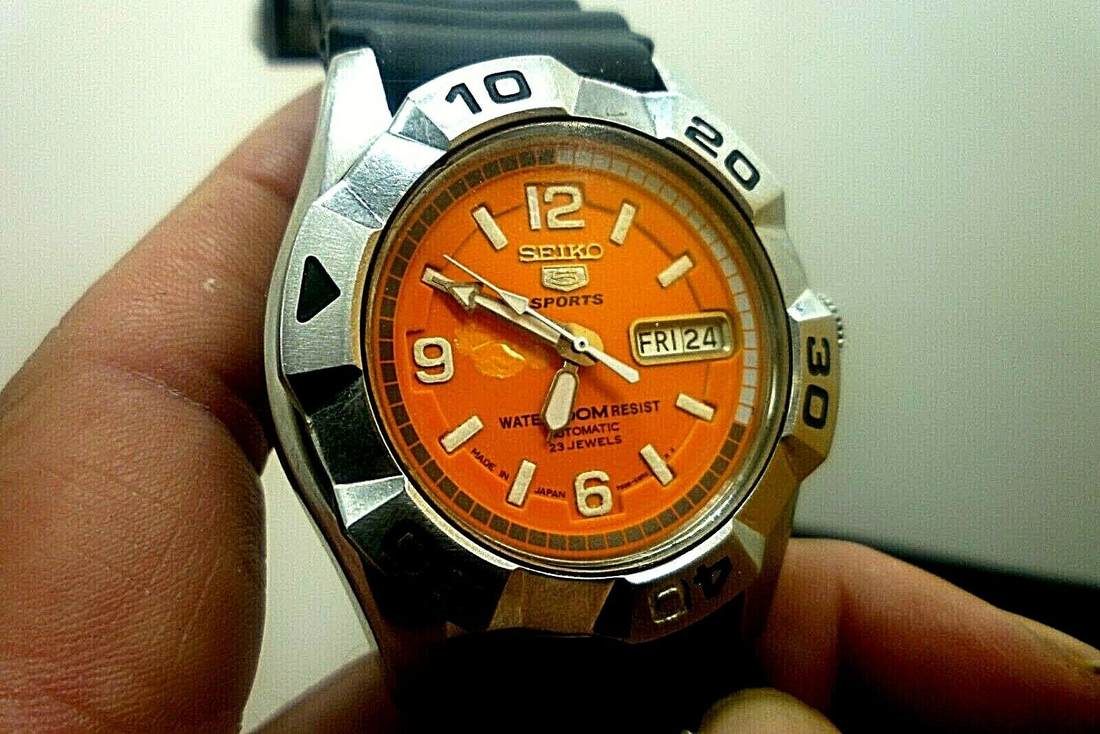 Mens 42m Orange SEIKO 5 SPORTS 100m 23j 7S36-02L0 Automatic 