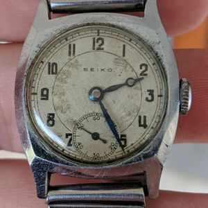 Vintage WWII Era Seiko Seikosha Arabic/Military Style Dial Watch, Runs |  WatchCharts