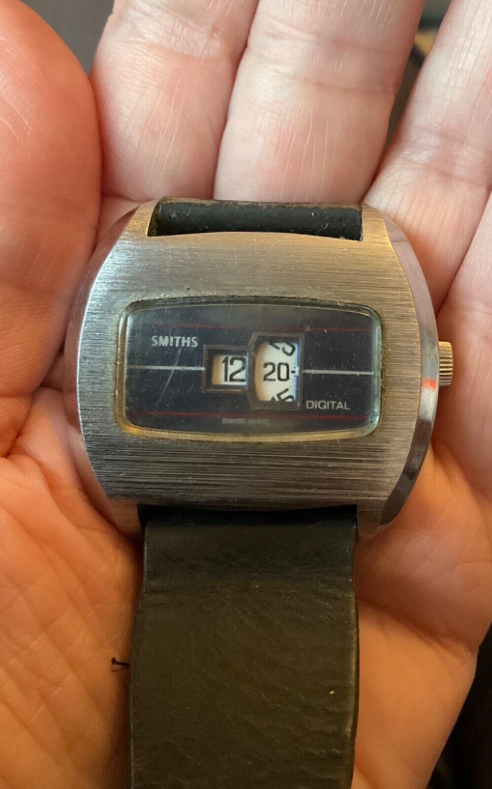 VINTAGE SMITHS DIGITAL JUMP HOUR WATCH 1970's | WatchCharts