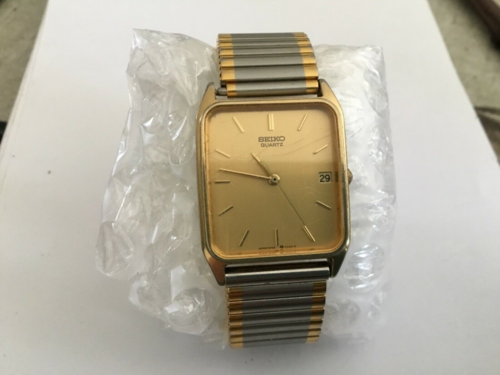 Vintage Seiko Mens Gold Formal Quartz Watch with date 5P32 5A40