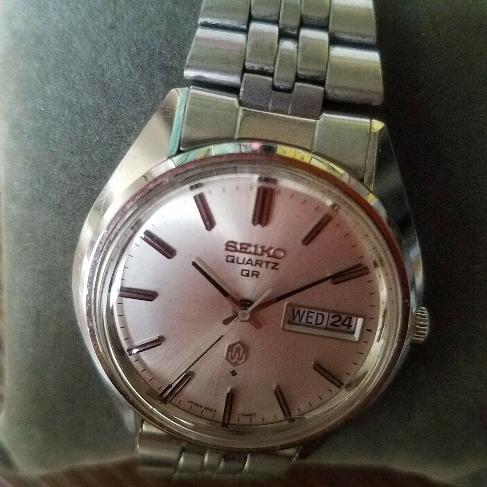 Seiko Quartz QR 3863-7001 Made in Japan Day Date Watch for Men