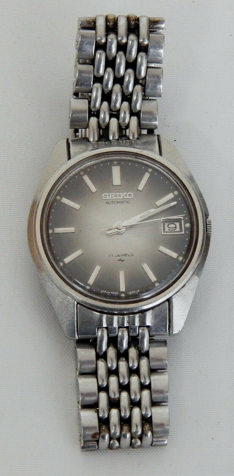 Vintage Seiko 7025-8069 Mens Watch | WatchCharts