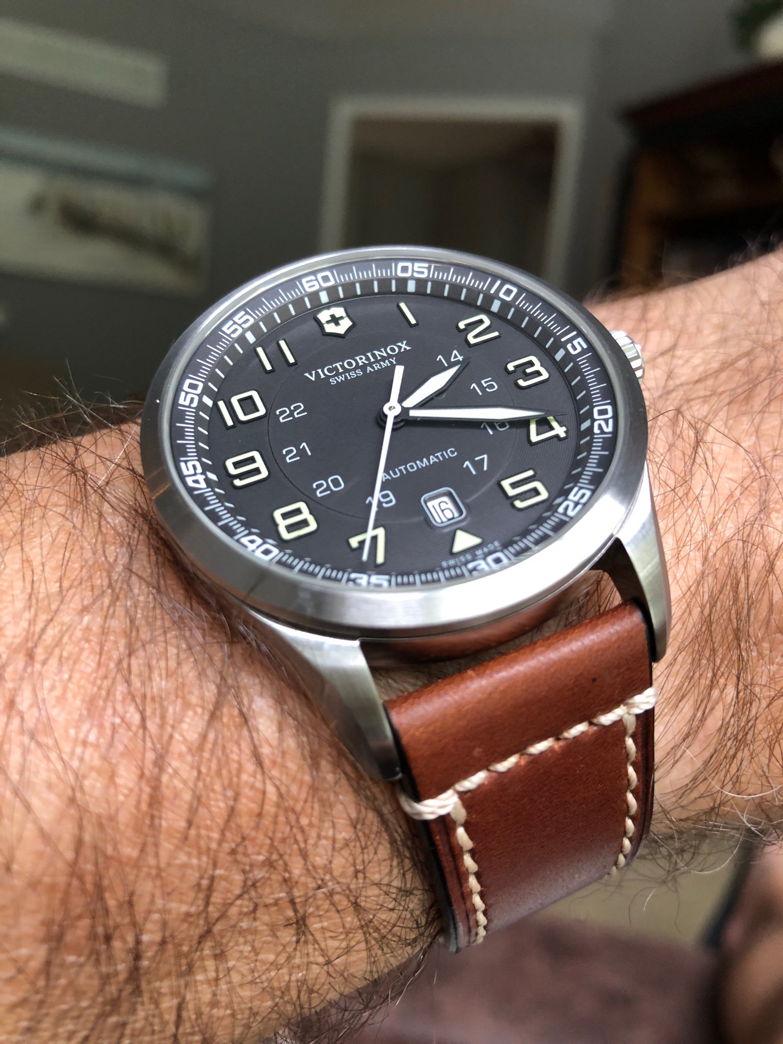 FS - Victorinox Airboss 241507 | WatchCharts Marketplace
