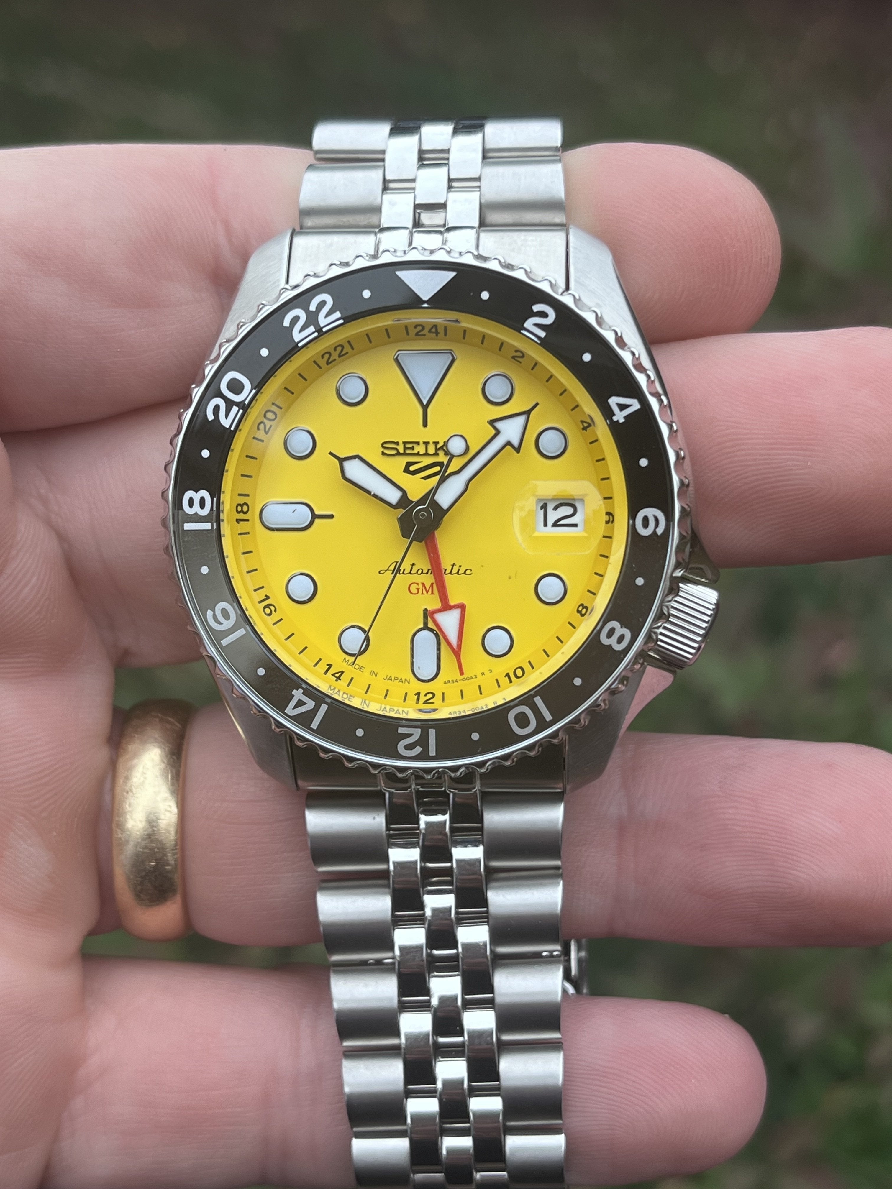 FS: Seiko SSK017 – yellow dial GMT | WatchCharts Marketplace