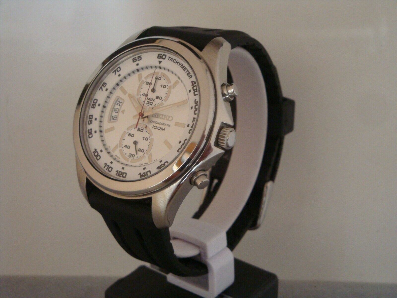 Seiko Chronograph. 7T94 0BS0. Gents watch rare white dial