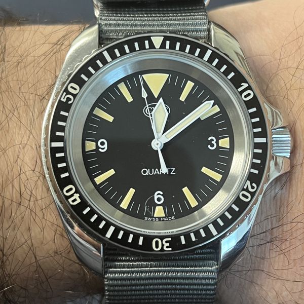 [$750 USD] CWC Royal Navy 1983 Quartz Diver Re-Issue | WatchCharts