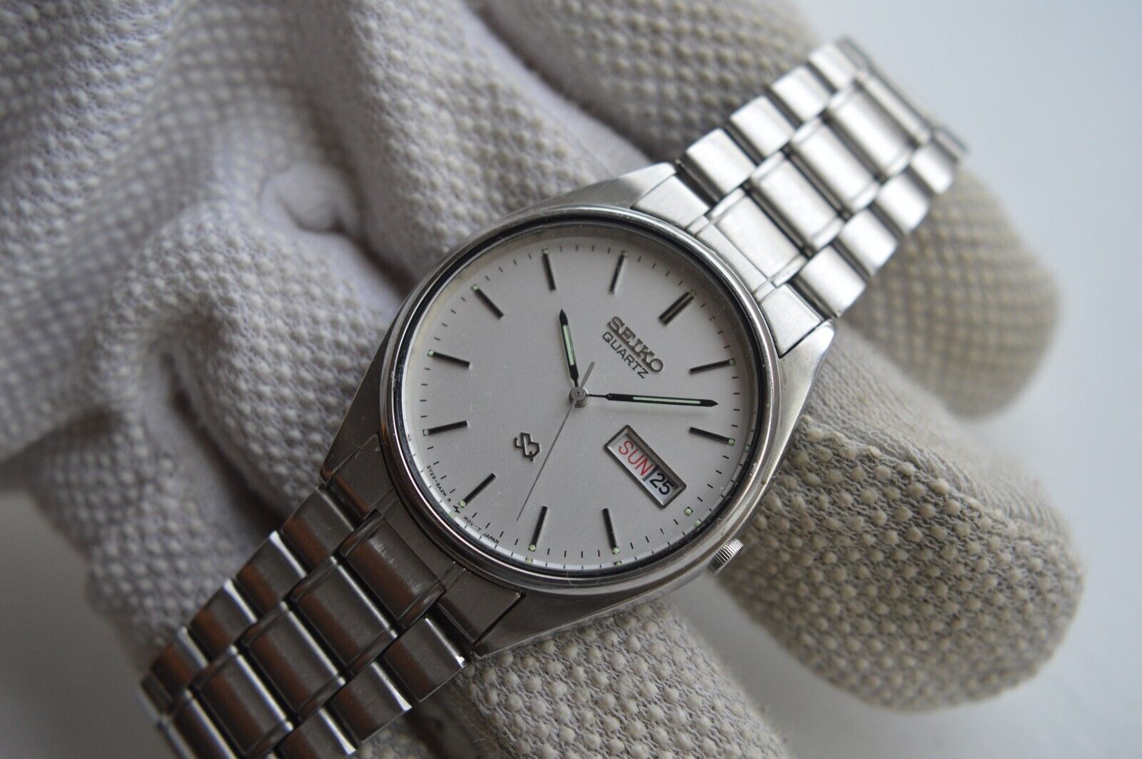 うさあ 1990 Seiko Quartz SQ 5Y23-8A11 – Mornington Watches