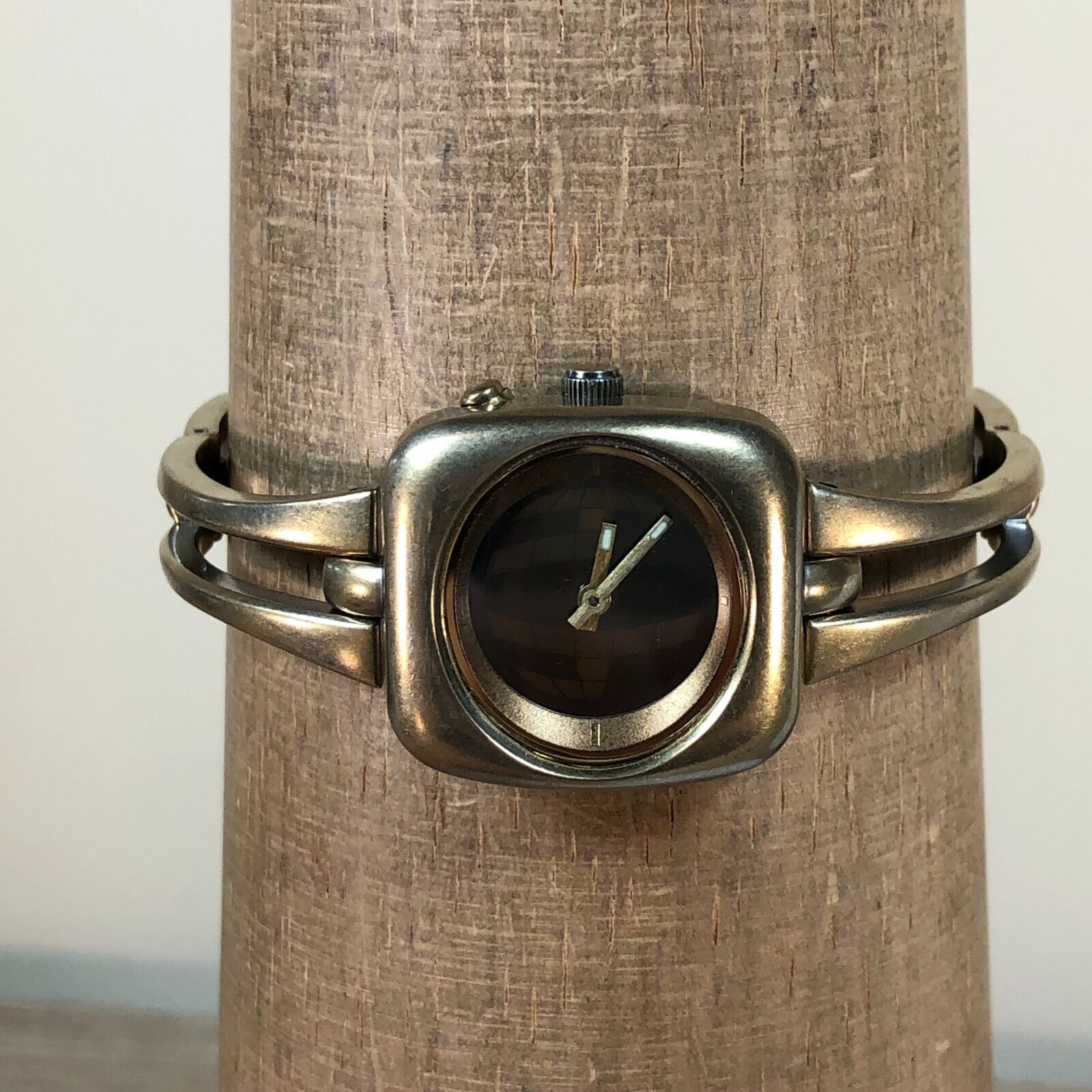 Vintage Y2K Fossil Big Tic Womens Gold Tone BG1031 Digital