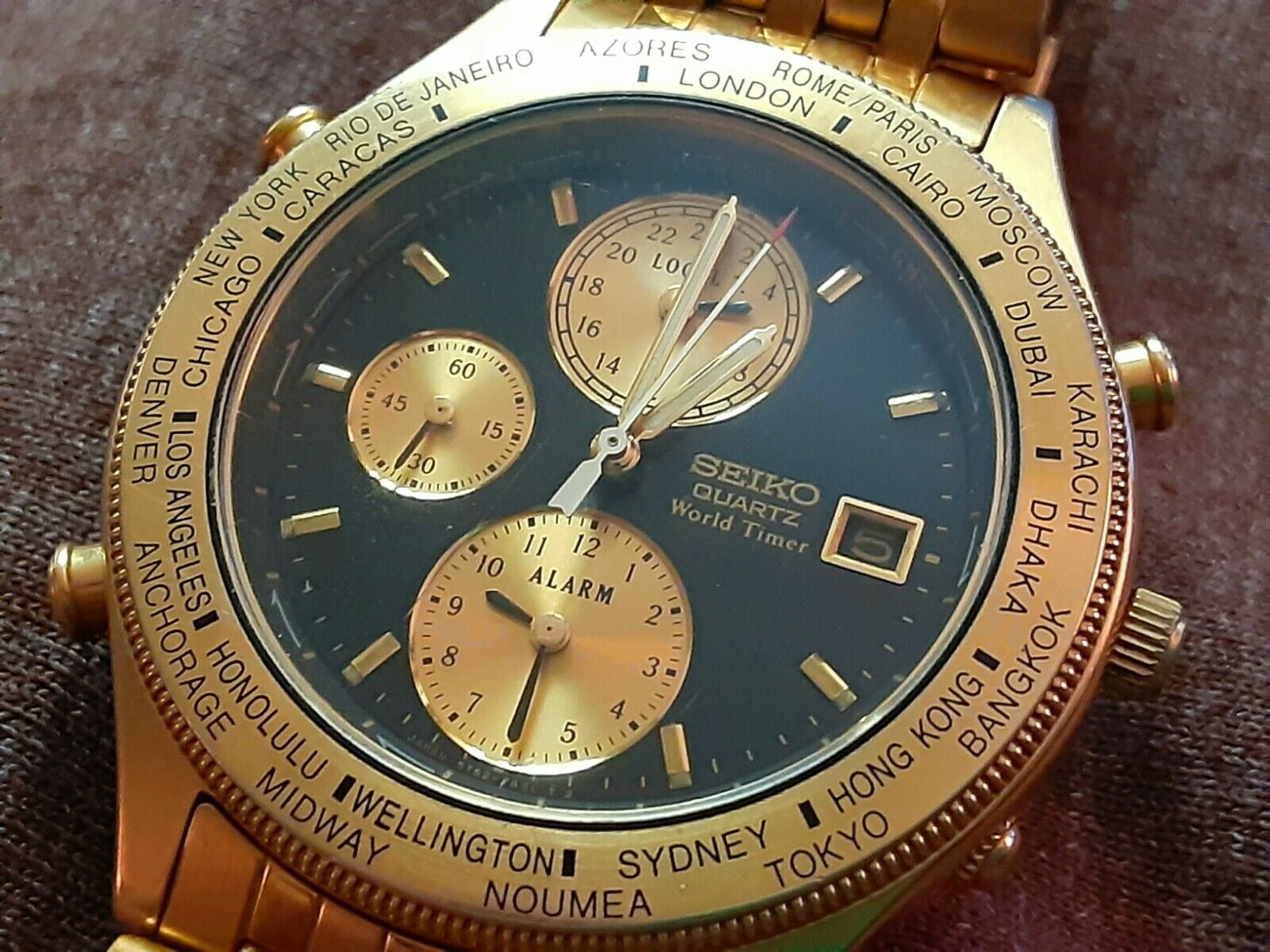 VTG SEIKO 5T52-7A29 QUARTZ WORLD TIMER WATCH GOLD TONE Black Face