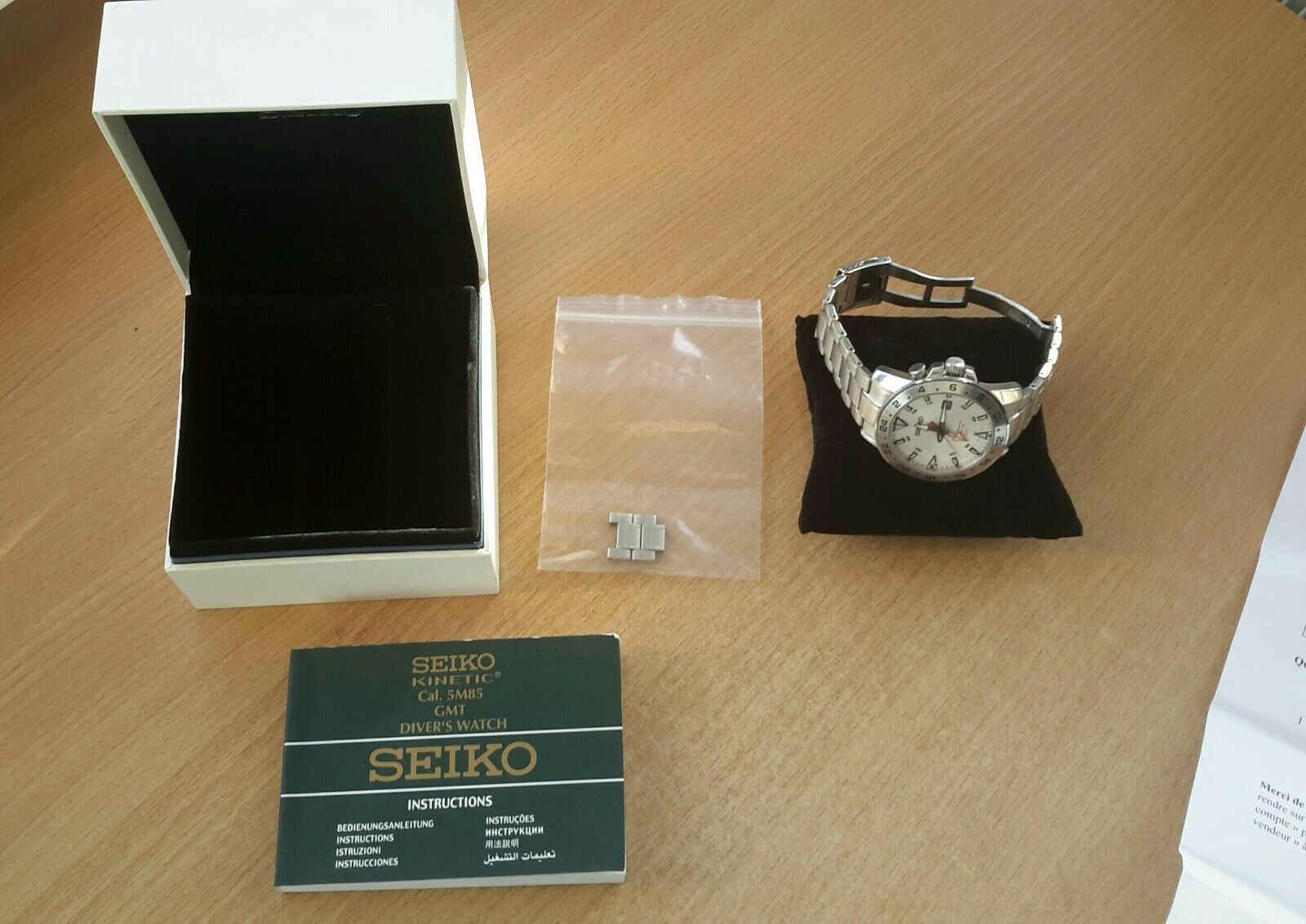 Seiko Sportura Kinetic GMT SUN025P1 Watch 5M85 Explorer