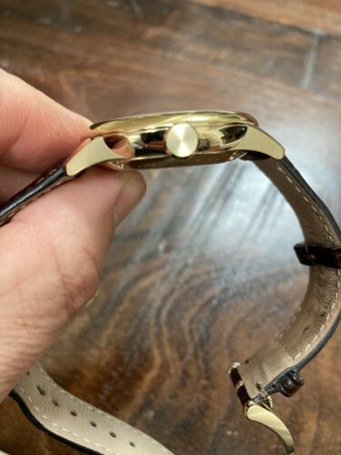 Burberry BU10302 Men's The Classic Round Swiss Made Burberry BU10302 Men's The Classic Round Swiss Made