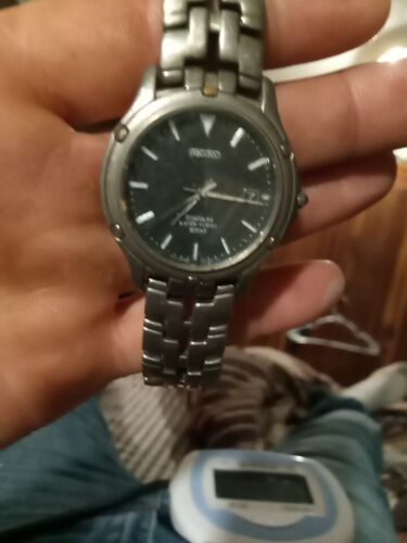 AUTHENTIC SEIKO TITANIUM MEN S BLACK DATE 7N32 0069 VINTAGE WATCH