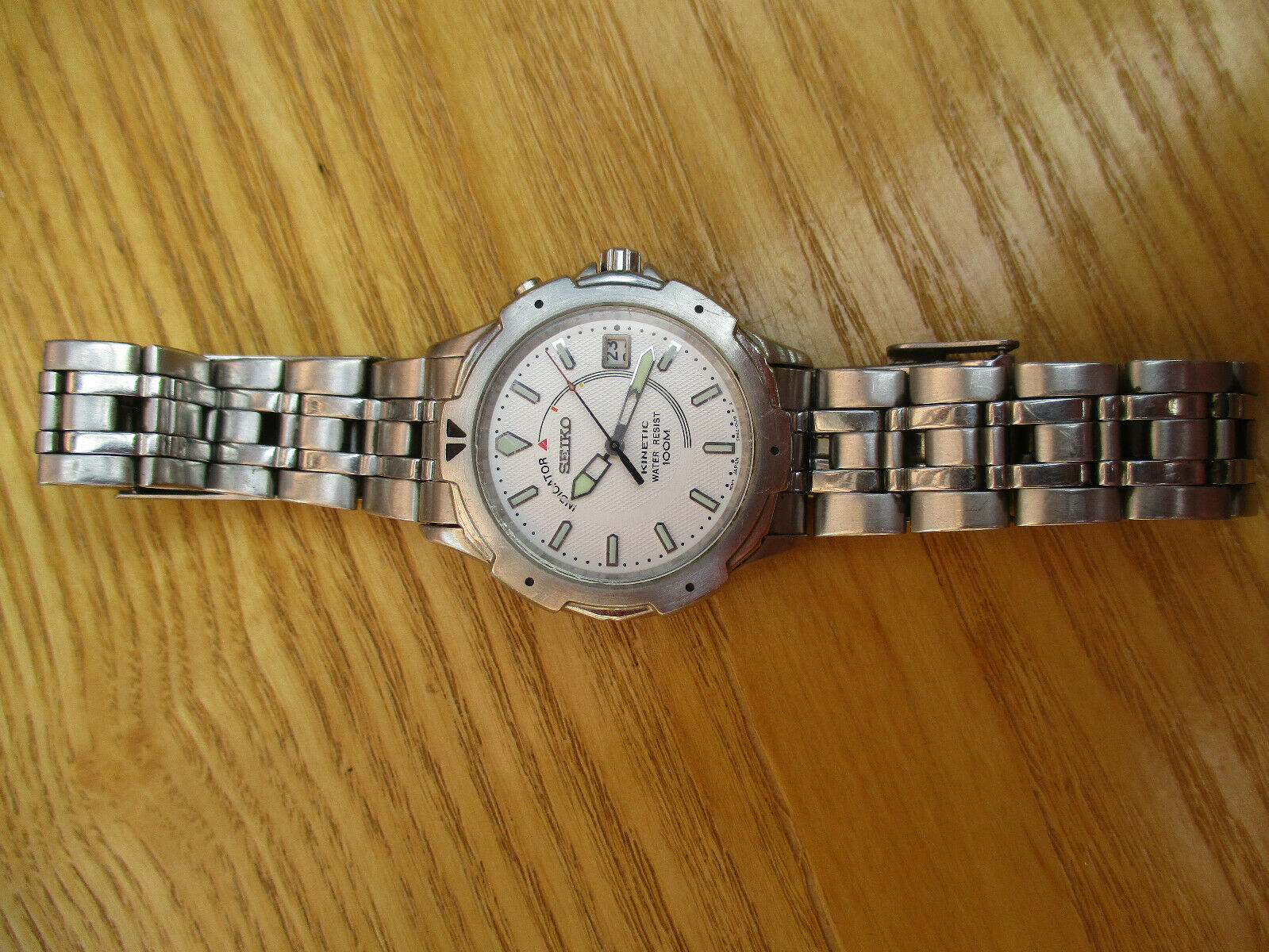Seiko Kinetic 100m Silver Colour White Face Wristwatch 5M42-OH19 Luminous  Rare! | WatchCharts