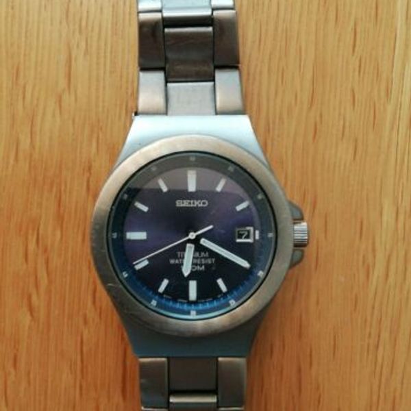 セイコー チタニウム V732-0P30 100M防水 クオーツ デイト セイコー チタニウム V732-0P30 100M防水 クオーツ デイト