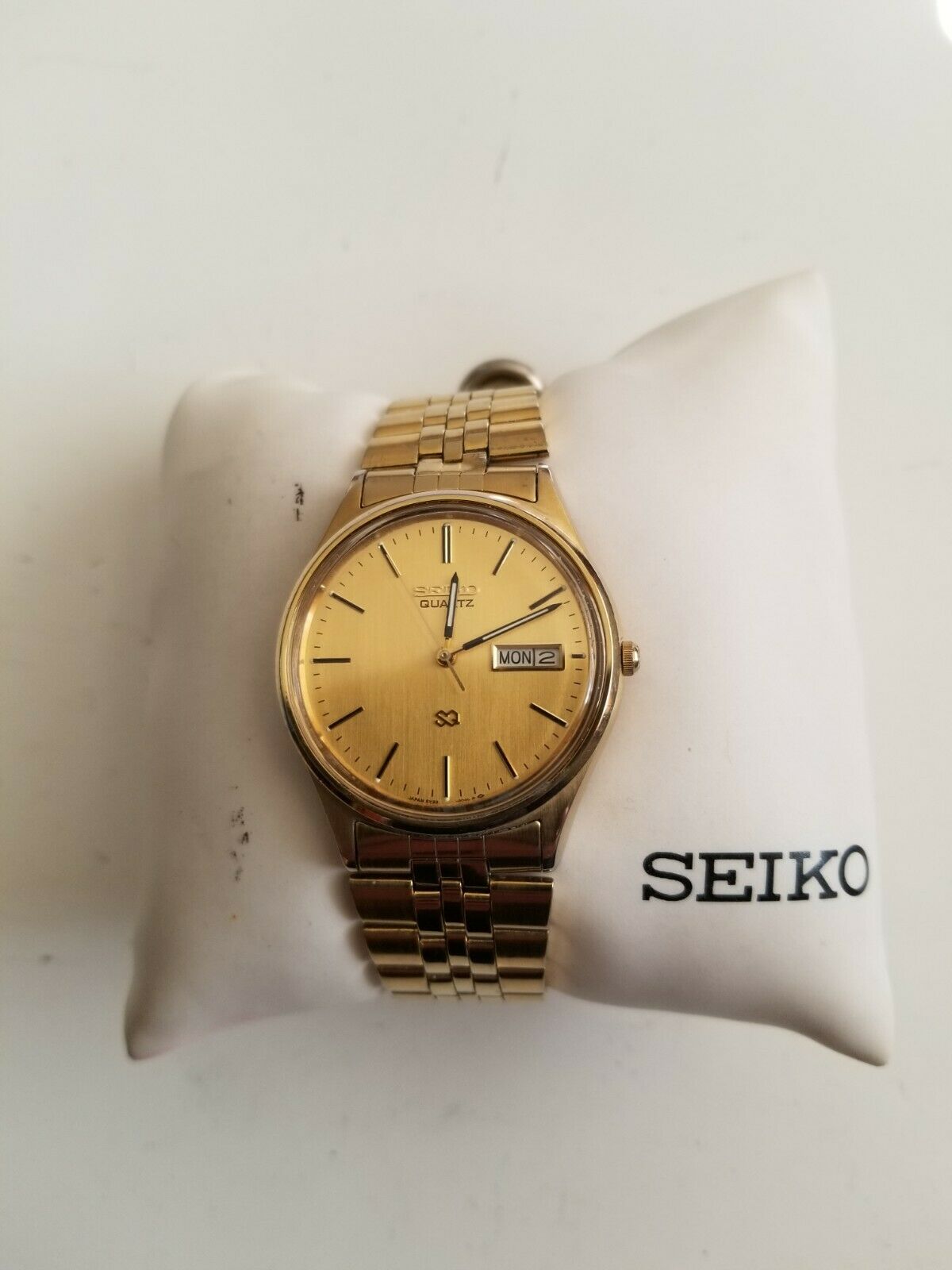 vintage gold color SEIKO 5y23 8040 w/date and day man quartz watch made in  japan | WatchCharts