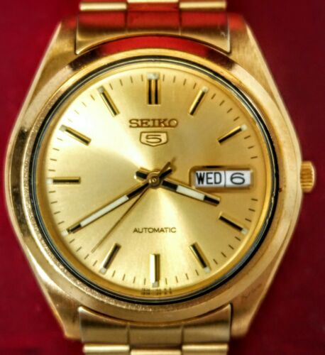 VINTAGE SEIKO 5 AUTOMATIC GOLD TONE WATCH 7S26-0440 ,21 JEWELS