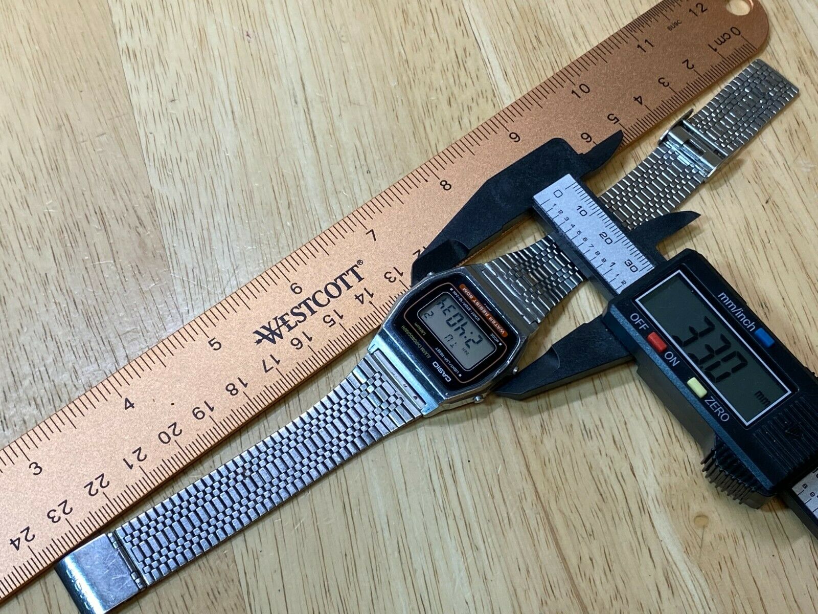 Vintage Casio Japan W-34 Mod 415 Mens 50m Steel Digital
