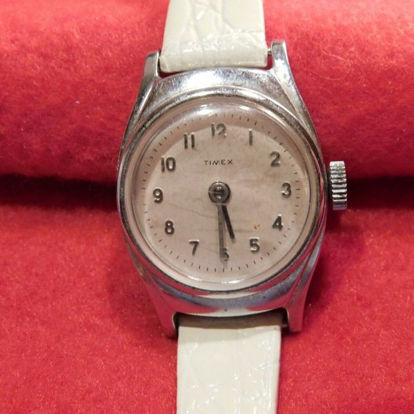 Vintage Timex Wind Up New Leather Band Ladies Watch Working