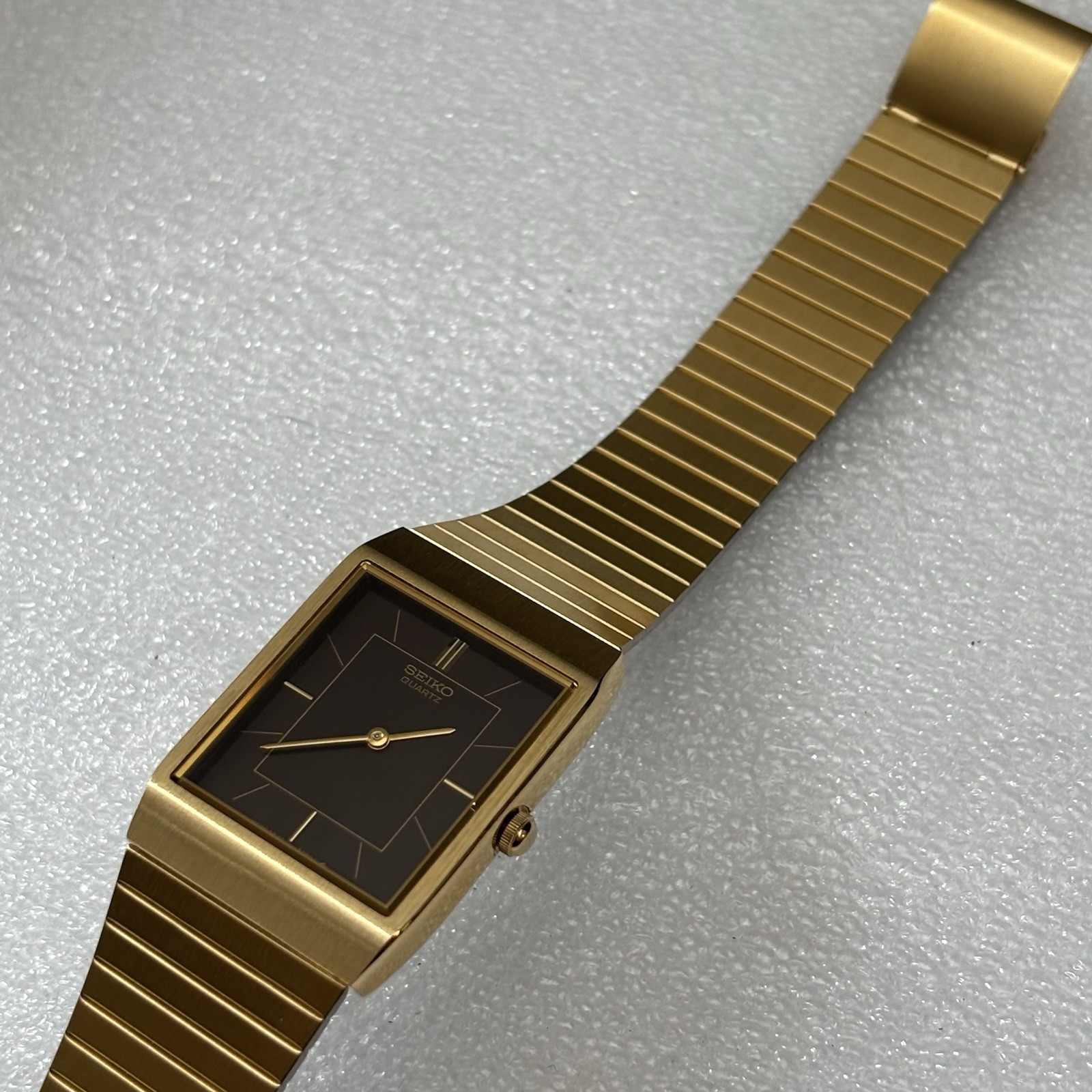 Neo Vintage 1984 SEIKO Tank 6530-5420 Gold Tone Black Dial Quartz