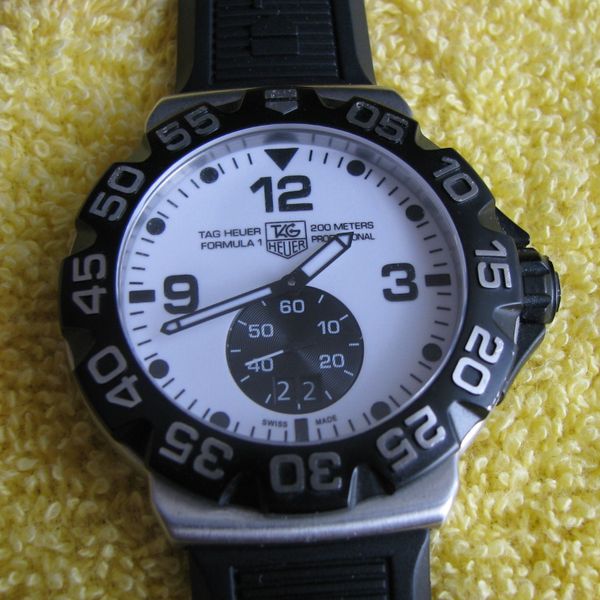 tag heuer f1 grande date lume dial