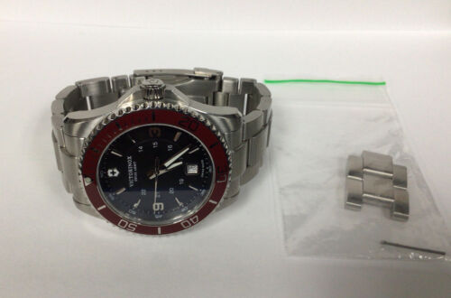 Victorinox maverick red clearance bezel