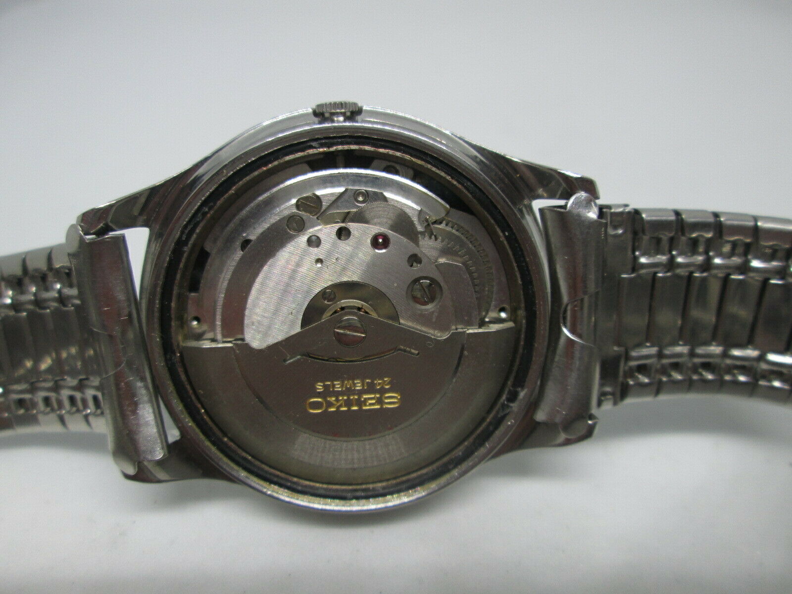 9ba2f9c7-e78a-46f6-8855- 