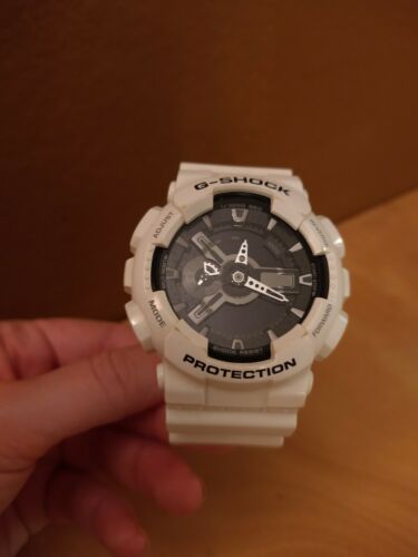 Casio G Shock 5146 White with Black Face needs battery