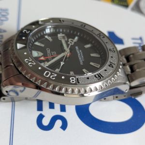 SEIKO 3M22-0B10 AGS Kinetic Titanium Scuba Air Diver's watch. 200m