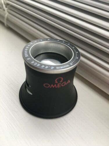 Omega speedmaster outlet loupe