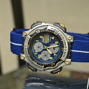 CASIO DRO-212 [1325] DURO 200 SHROUDED DIVE WATCH ILLUMINATOR