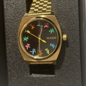 NWB Nixon Grateful Dead Dancing Bears Gold hotsell Watch A1341-2013