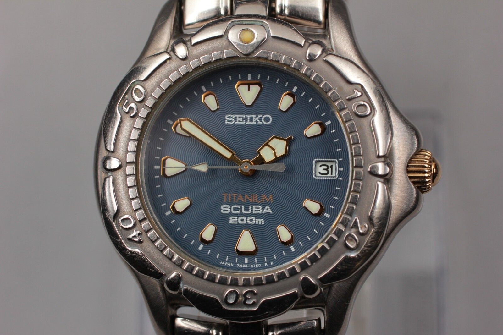 Exc+5** SEIKO 7N35-6120 SCUBA Titanium Quartz 200m Diver Blue Dial