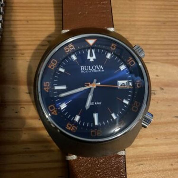 Bulova Accutron II Lobster Blue Dial 96B232 with Mesh Band. Rare
