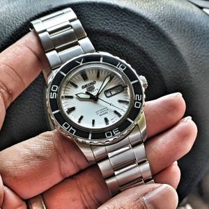 Seiko 5 SNZH51 Price as of May 2026 | WatchCharts