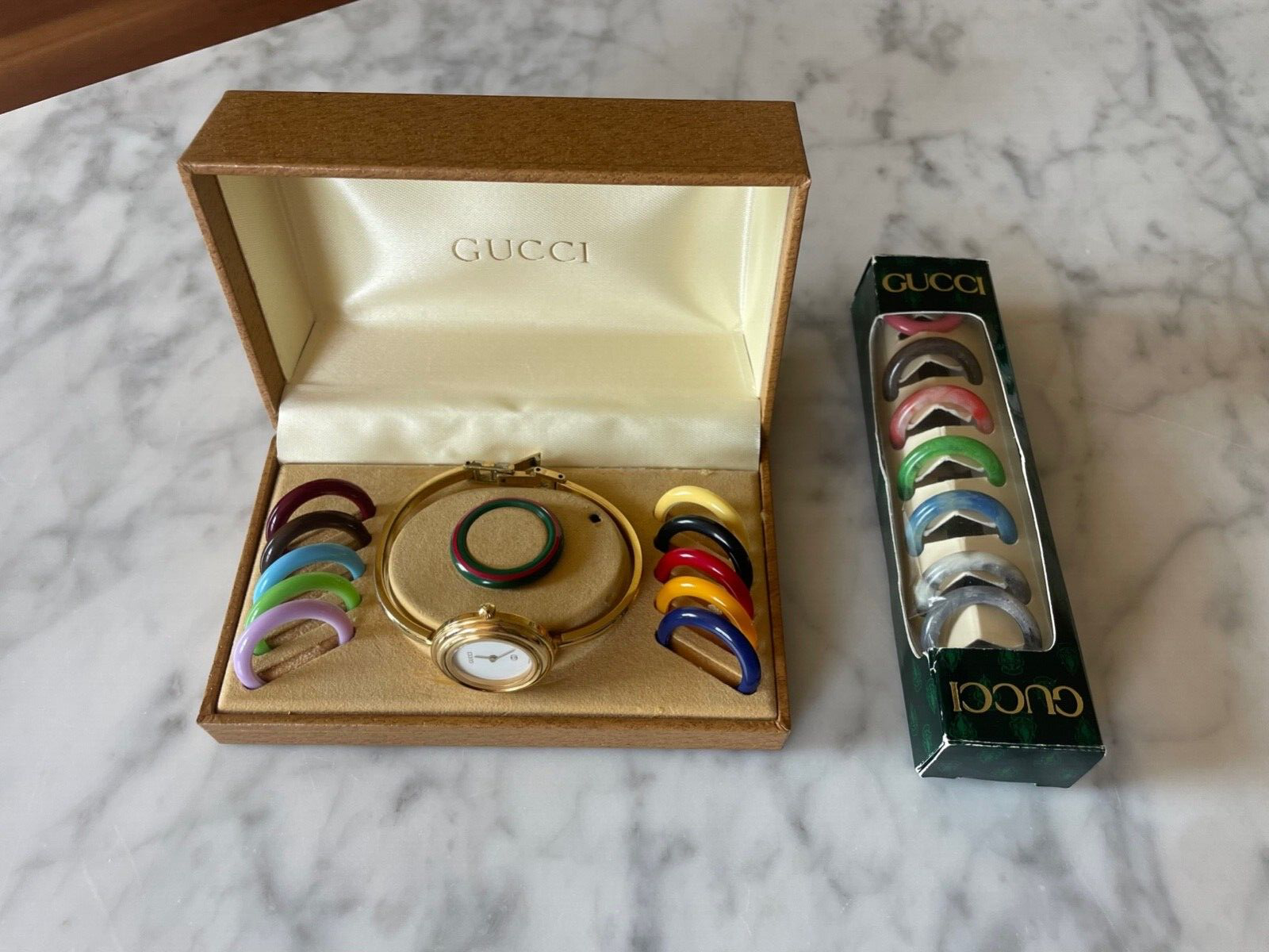 Vintage GUCCI 1100-L Watch + 18 Interchangeable Colored