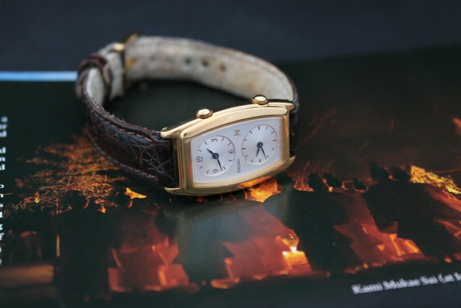 Vintage Seiko Noie, Cal. 1E20-3A00 February 1995 Ladies Dual time