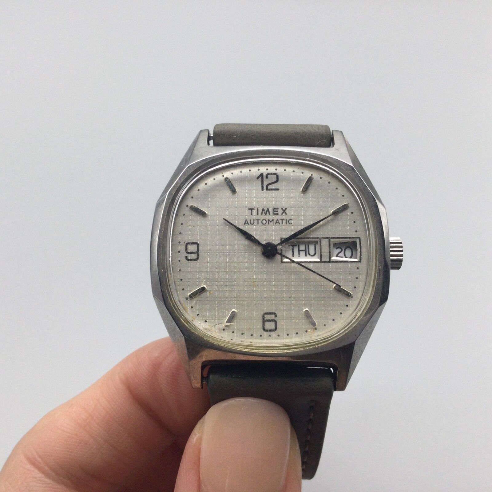 Vintage timex outlet automatic day date