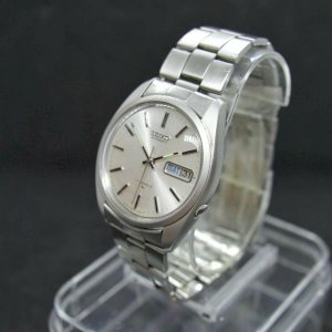 Gorgeous Vintage Seiko 7009 8210 Automatic Day Date Bracelet Watch February  1989 | WatchCharts