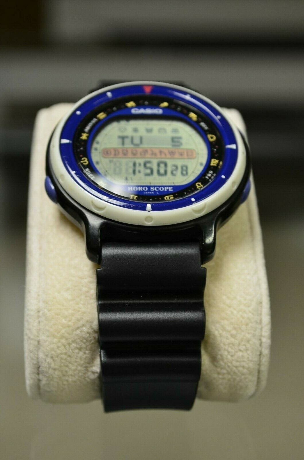 CASIO HOR-100W [1014] HOROSCOPE DIGITAL WATCH BLUE BEZEL RARE