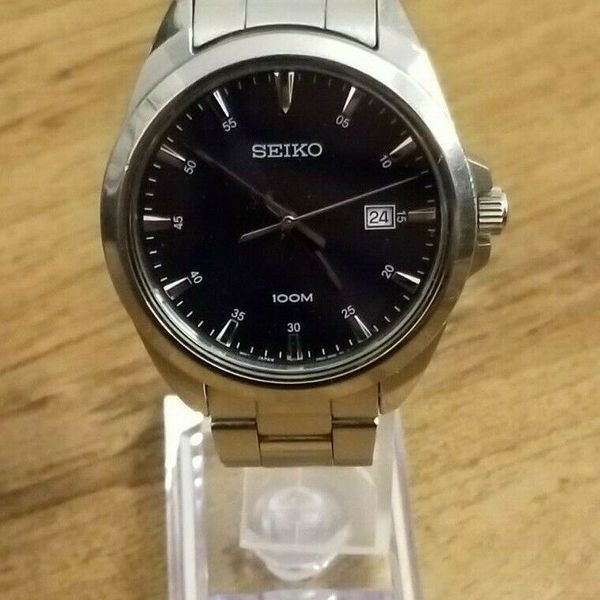 Seiko 6N42-00H0 Classic Men's Watch - Water Resistant 100M, Date + Gift Box  | WatchCharts