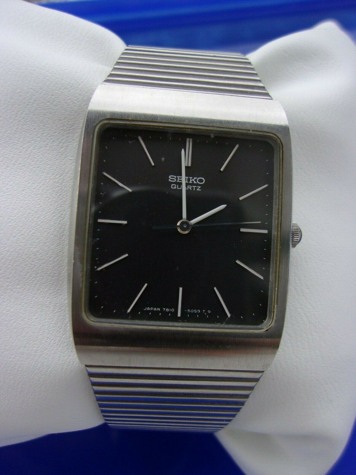 Rare vintage seiko 7810 - 5059 elegant nice quartz man watch japan