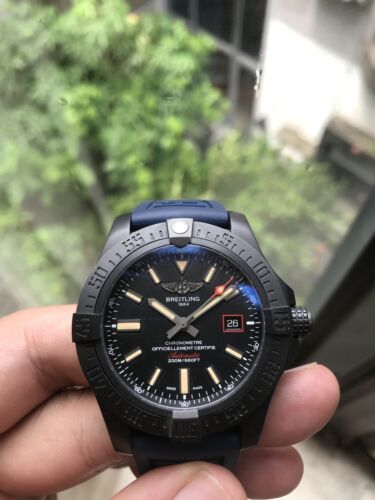 Breitling avenger cheap blackbird 44mm