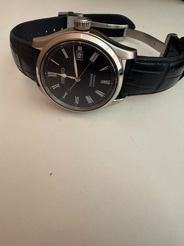 seiko presage moonlight
