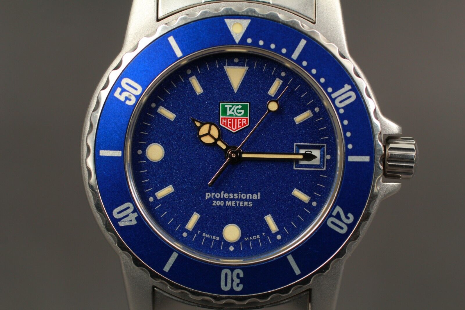 NEAR MINT TAG Heuer 1500 WD1214 G 20 Blue Dial 200M Men s