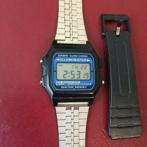 Casio Illuminator 1572 F105 Digital Alarm Timer Chronograph Mans Watch Working Watchcharts