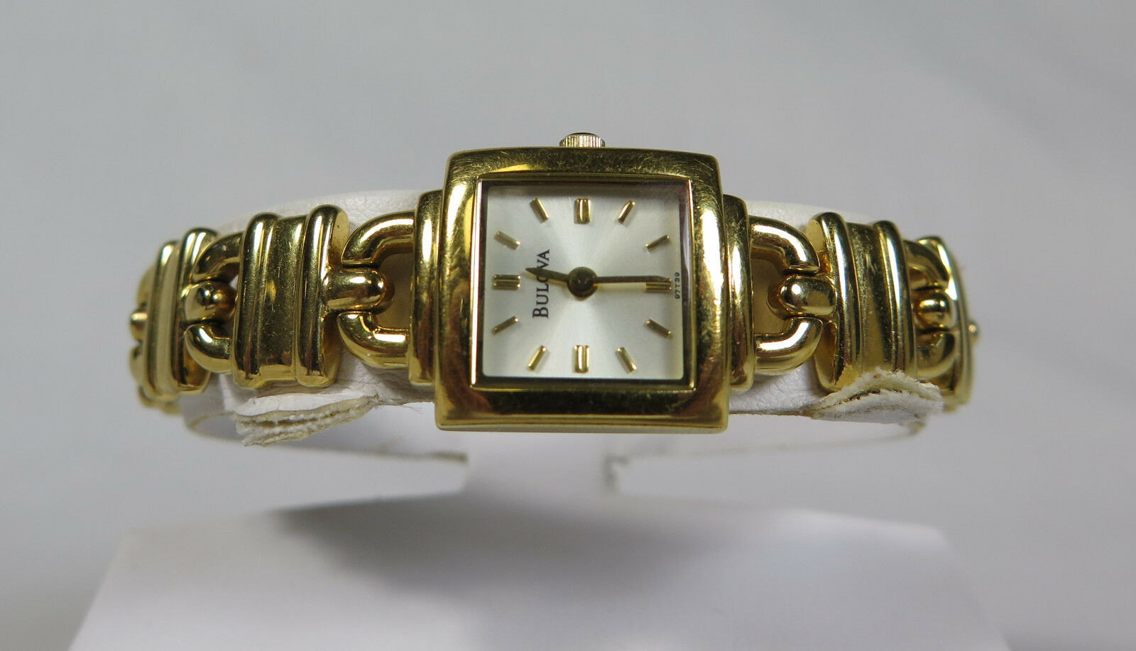 bulova quartz ao