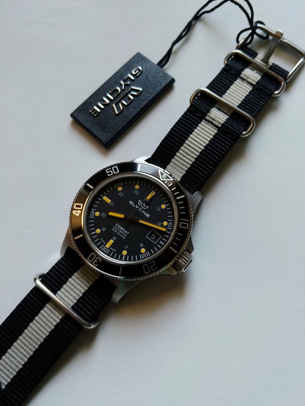 295 USD GLYCINE Combat sub GL0083 42mm Like new in box