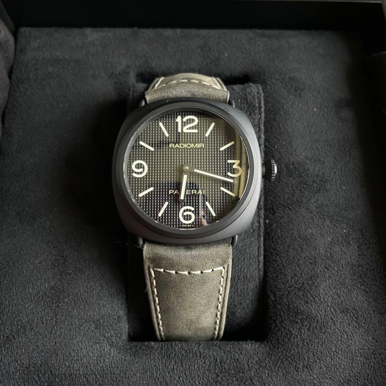 4 750 USD WTS LNIB Panerai Radiomir Ceramic Hobnail Dial 45mm PAM