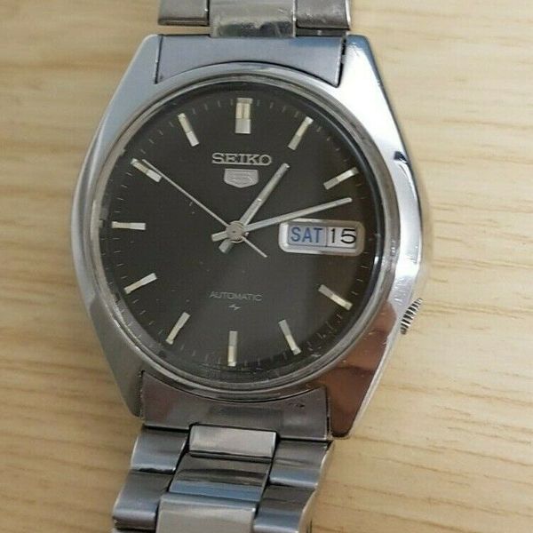 Gents Vintage SEIKO Automatic Black Dial Watch 7009-8040 - In Lovely  Condition | WatchCharts